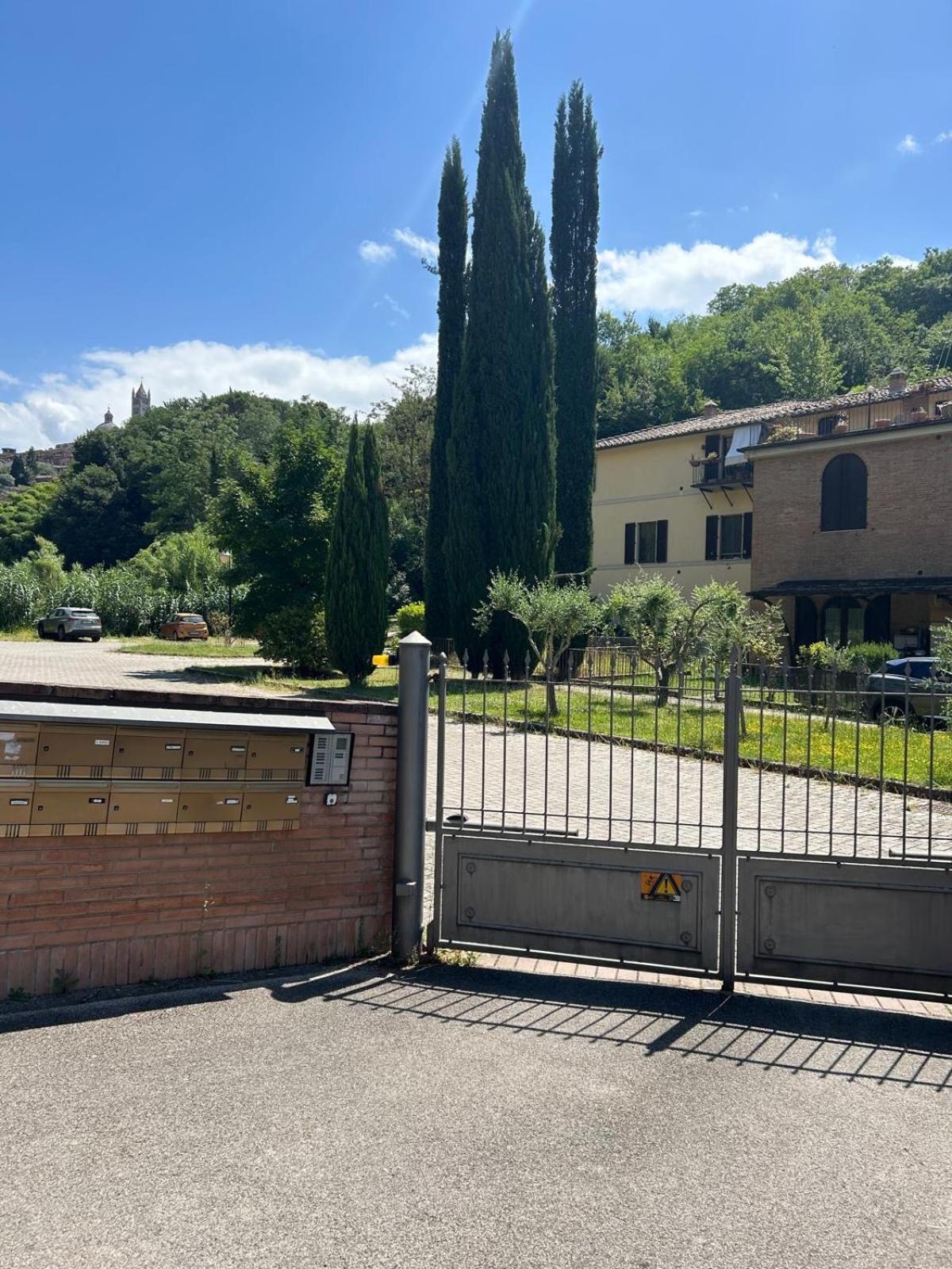 Loft Vicolo Di Vallepiatta 2 Min Piazza Del Campo Con Parcheggio Siena Zewnętrze zdjęcie