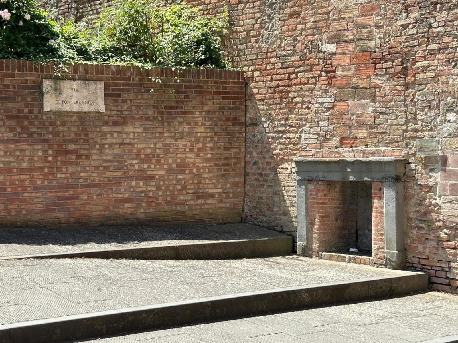 Loft Vicolo Di Vallepiatta 2 Min Piazza Del Campo Con Parcheggio Siena Zewnętrze zdjęcie